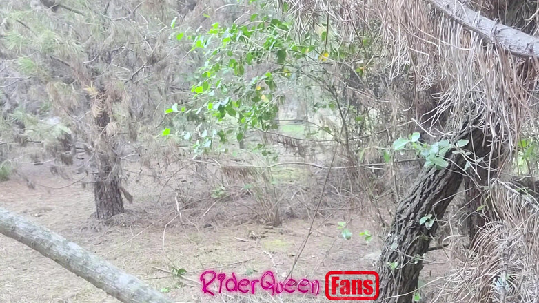 Riderqueen BBW Step Mom Latina Ebony: Riderqueen allein, draußen, Videos für meine Fans und Follower