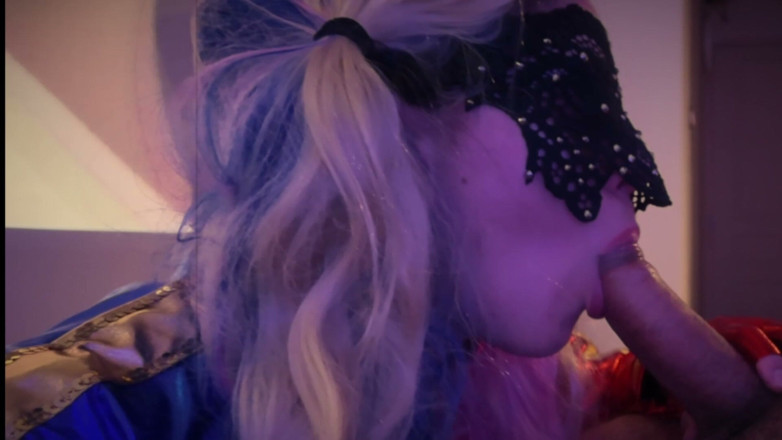 LeCoupleSecret: Cosplay di harley quinn- pompino &amp; incatena e dildo nella figa