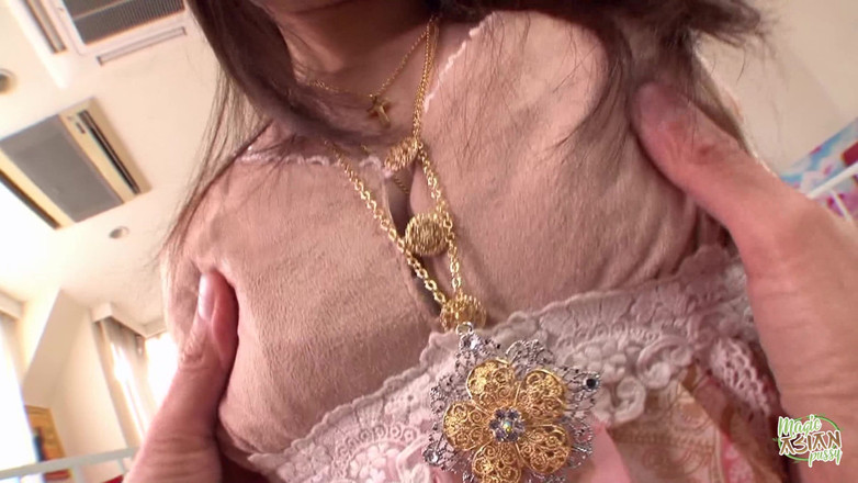 Magic Asian Pussy: El fetiche de pies de este tipo alcanzó su punto...