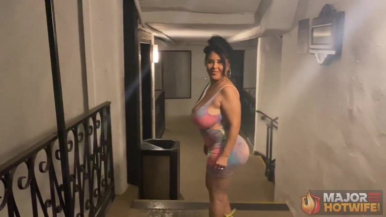Rome Major Hot Wife: Romalı büyük ateşli evli kadın büyük zenci yarağı büyük götlü...
