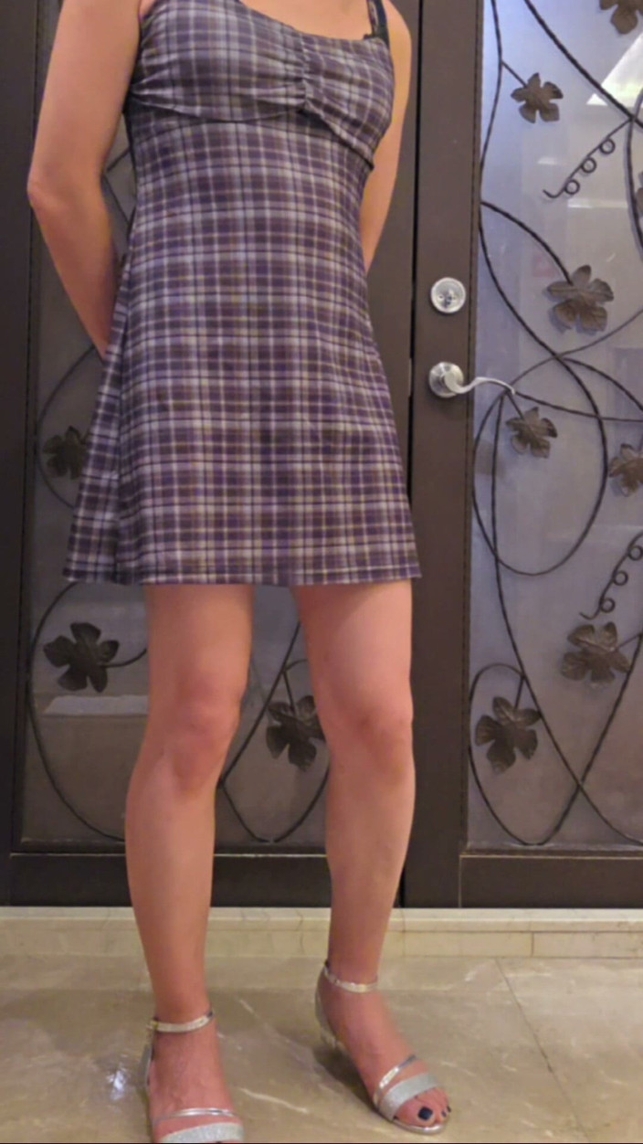 Taiwancdgirl: Trap Tingxuan análně masturbuje u vchodu do hotelu