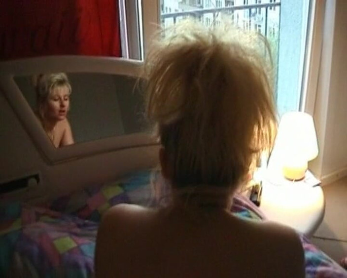 Busty German Sluts: Приголомшлива німецька повія демонструє свої навички їзда на члені