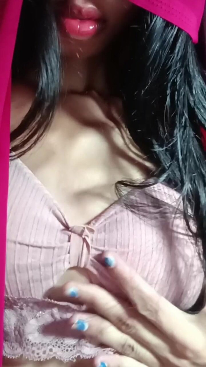 RituSharma1235: Heiße sexy lippen neckende nahaufnahme
