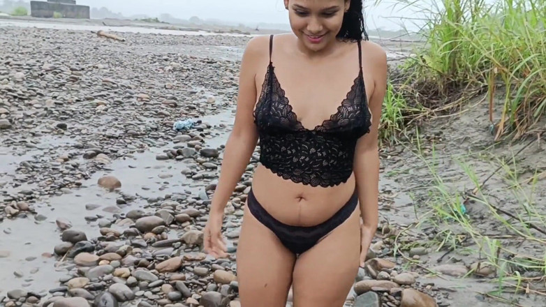 EMY_AND_JONH: Dikongkek dalam sungai dan pancutan mani di muka saya