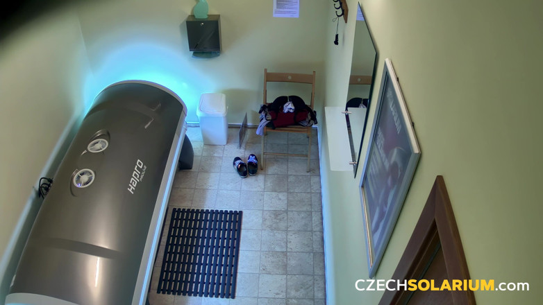 Czech Solarium: Czech Solarium 320: Hairy MILF in the Solarium-showing off