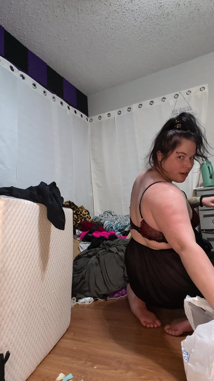 TheKinkyPwrLftr: Прибирай мою кімнату зі мною, ч. 1