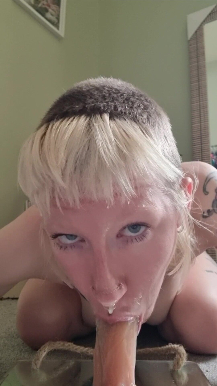 rosarosebud: 視点カスタム:チンポをしゃぶりながら自分の膣を舐める