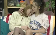 Lesbische Schulmaedchen Wichsen Zusammen - Lesbian College Girls Jerk off Together