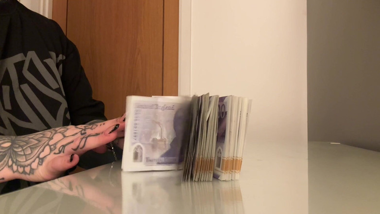 Miss Valentina: Cash Count