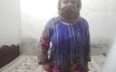Randi Bhabi: Děvka Bhabhi dostala chuť netopýra
