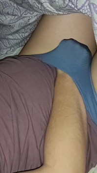 나는 집에서 혼자가 아니에요,하지만 난 정말 자위하고 싶어요.
