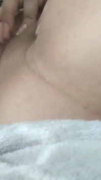 Masturbándome el coño