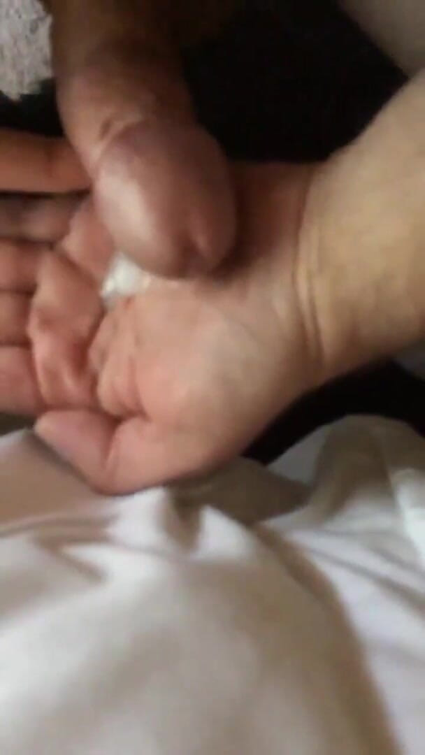 Kinky horny gay bois: Just a gay man jerking cummies out of his penis