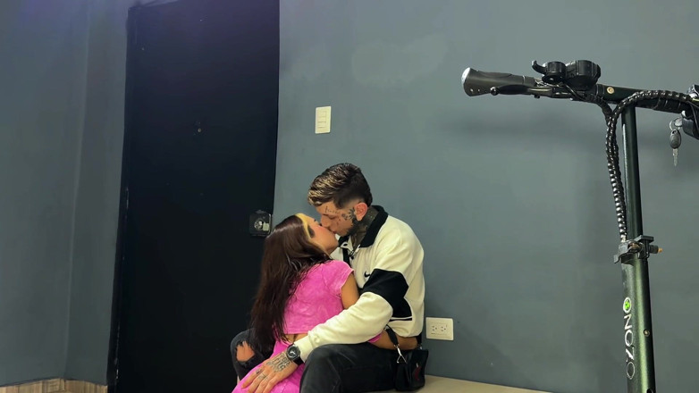 ArisBrown18: Mi Vecina Casada Se Escapó De Su Marido Después Del...