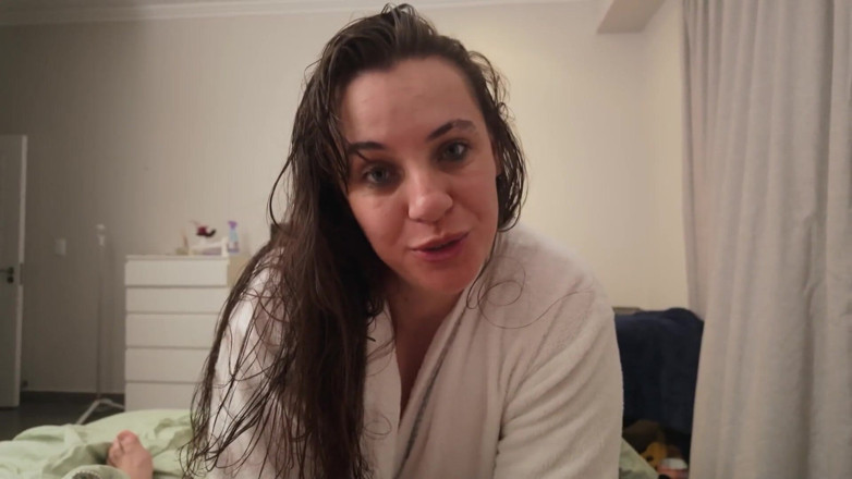 Stacey Reid: POV MILF Stepmom with Big Butt Keeps It in the...