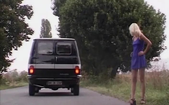 Best Amateur Sex: Horny Blonde Woman Gets Fucked Really Horny Outdoors in the...