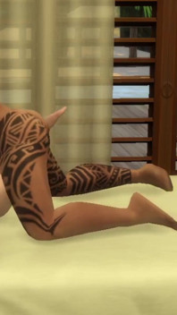 De gelukzalige simmers vreemdgaande echtgenoot neukt meid terwijl vrouw thuis is