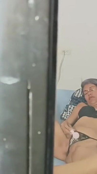 あなたの義理の息子が彼の巨根であなたを驚かせたとき、それはどのように自慰行為ですか