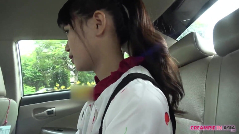 Creampie In Asia: Ho sparato sulla sua figa e l'ho spinta con il...