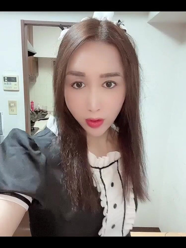TS Shizuka: Shemale Maid Cum Drink