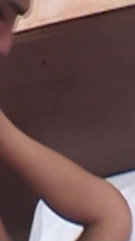 Blondă transsexuală slabă futută în curul strâmt de un tânăr