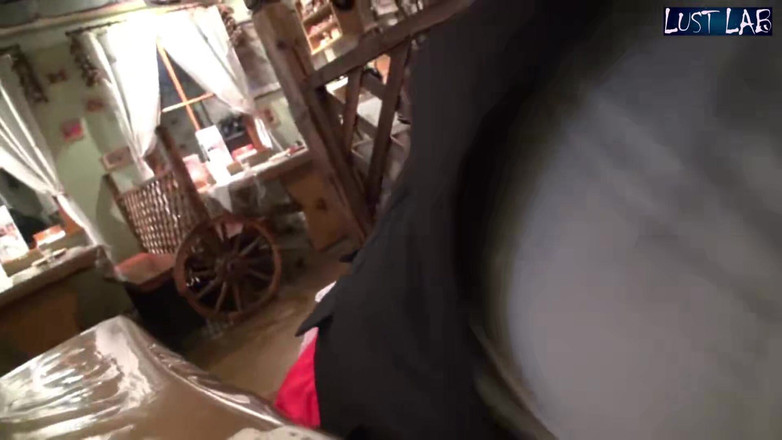 Lust lab: Piccola e procace. Una dolce bellezza che adora il calore -...