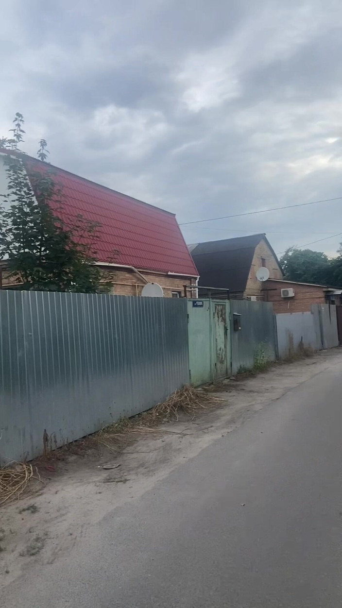 Elena917: Procházka s venkovními kolíky a obnažování