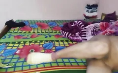 Massageie o corpo da amante em casa e depois a fode