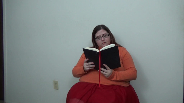 Miss Evanna: Velma reads &amp; rides
