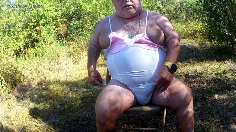 Mark Fletcher: Purtând lenjerie, pișându-mă pe mine terminat cu tachinare pula mea și...