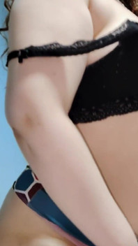 Knubbig nicole rider din kuk