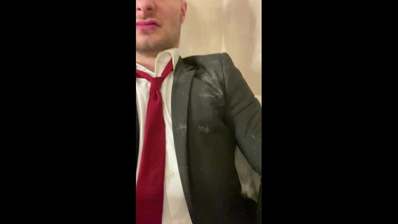 KinkySirius: Kinkysirius em um terno trabalha ao máximo com a boca...