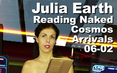Cosmos naked readers: Julia Earth čte nahá Kosmos PXPC1062
