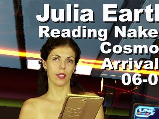 Cosmos naked readers: Julia Earth leest naakt de cosmos PXPC1062