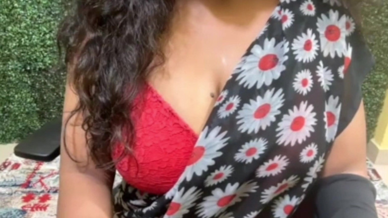 Surbhi453: Nữ sinh viên Ấn Độ thích làm tình với bạn cùng lớp...