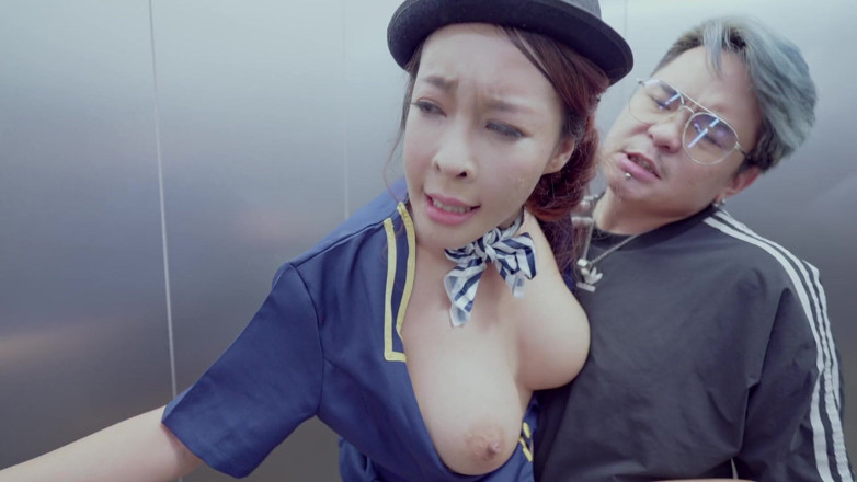 Asian Milfs n Teens: Horny Chinese fly attendant elevator action - Perv Milfs n Teens