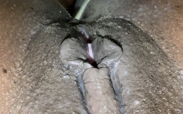 Sweetqueen2: Han slukade mig, slickade och sugade som om jag var...