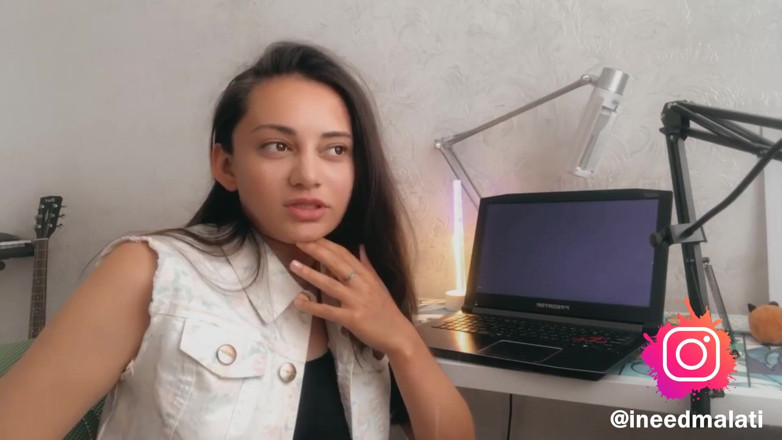 Malati Sex Education: Мой Первый Лесбийский Поцелуй