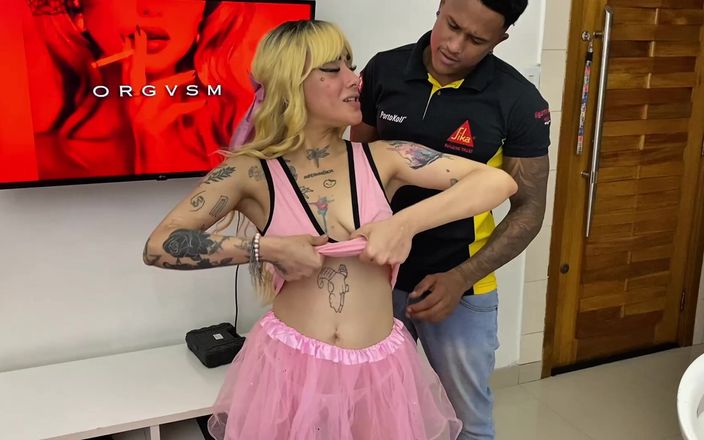 Maria Morangoh: 黒人の男は私のインターホンを修理しに行き、髪の毛をファックしました