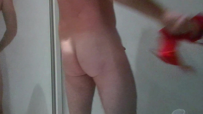 Alan Long: Går ner för trappan av byggnaden i mina trosor!