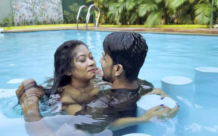 Tightmaal: Hot Indian Couple Had Sex While Having Fun in the...