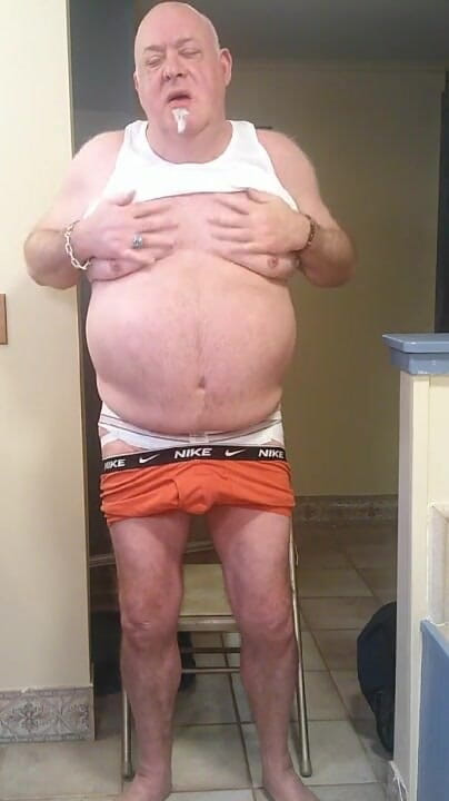 beardaddychub: Striptease From Contractor