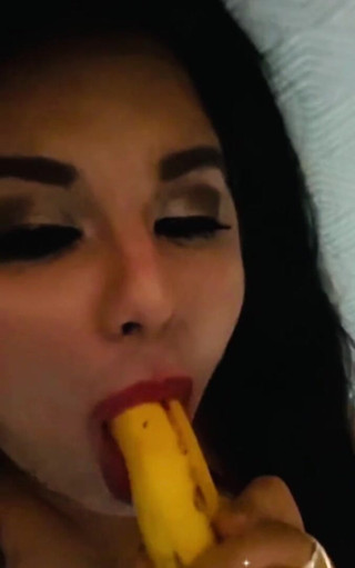 Miss Madii: Deep throat banana blow job