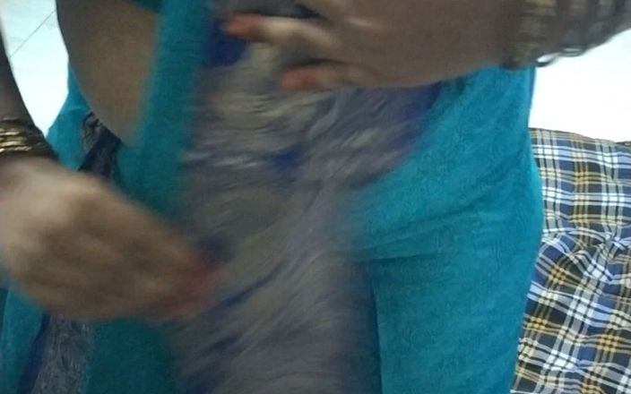Tamil lesbian: Het Saree bär