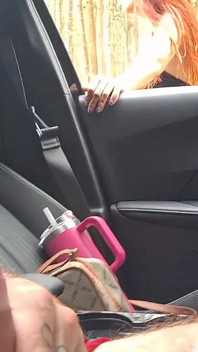 Un Colpo Di Scena a Una Ragazza in Macchina!