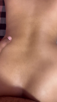 MILF Pilla a Su Hijastro Masturbándose Y Promete No Decir Nada a Cambio De Un Buen Sexo