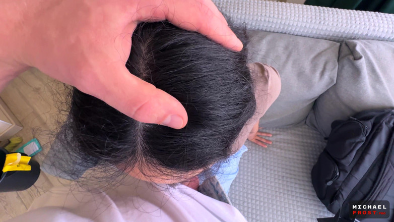 Michael Frost Pro: アジアの清掃婦、私に彼女を抱かせて