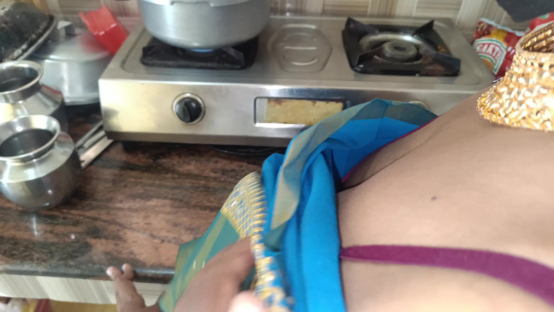 Pushpa studio: 남인도 바람피는 주부