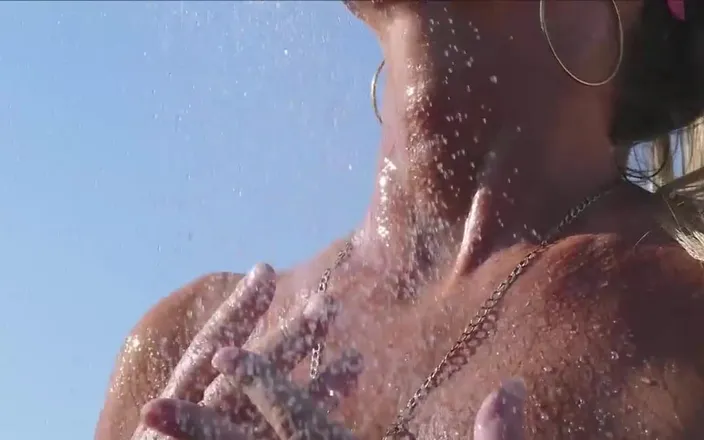 Natalie K: Fingerfucking and masturbation outdoors showering and sunbathing naked with caressing...