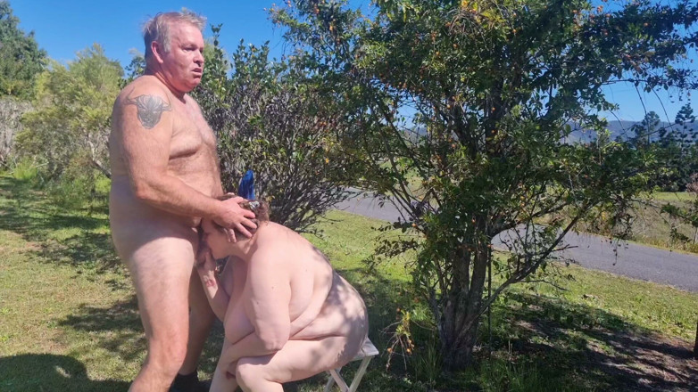 WeAreFukBunnies: Esposa nervosa, boquete arriscado na estrada